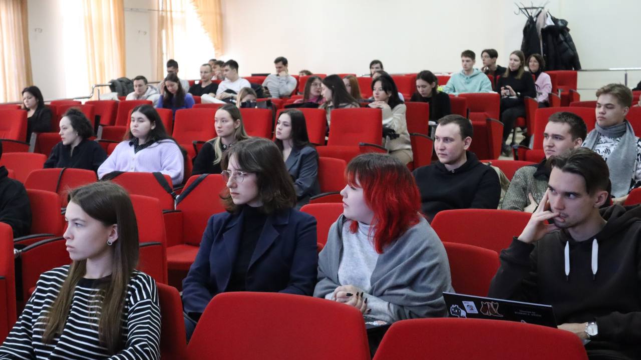 26 февраля Институт геологии и нефтегазовых технологий Казанского федерального университета посетила делегация ТНГ-АлГИС.